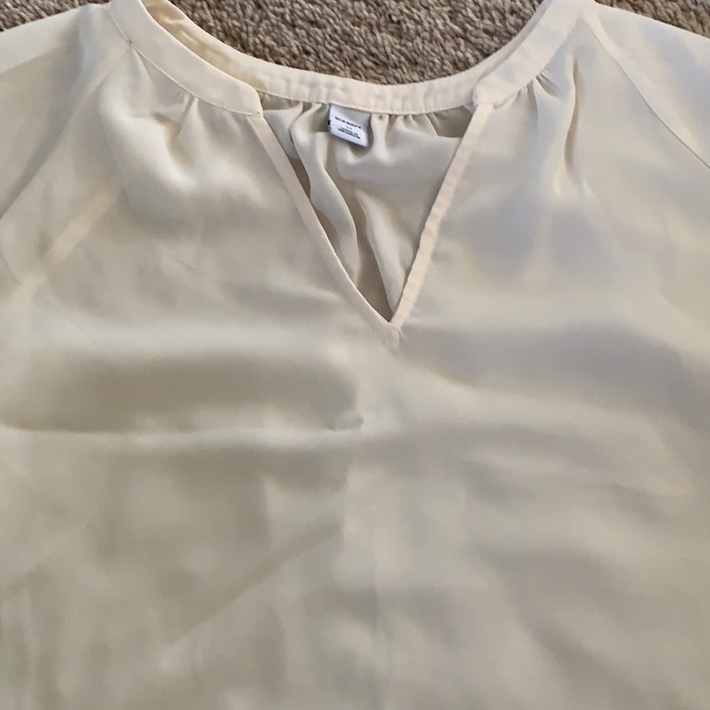 Women’s white shirt